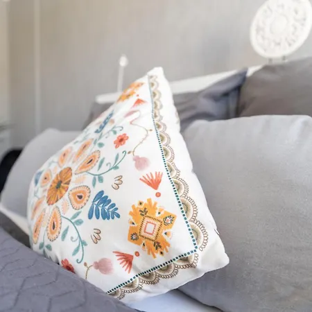 Mit Parkplatz & Balkon Nahe Elbe *