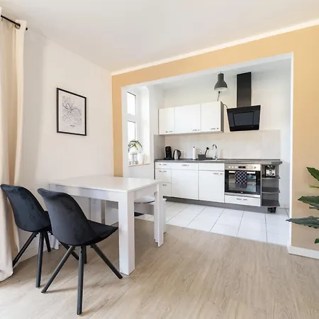 Mit Parkplatz & Balkon Nahe Elbe *