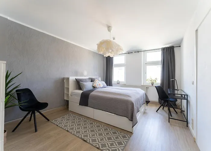 Mit Parkplatz & Balkon Nahe Elbe