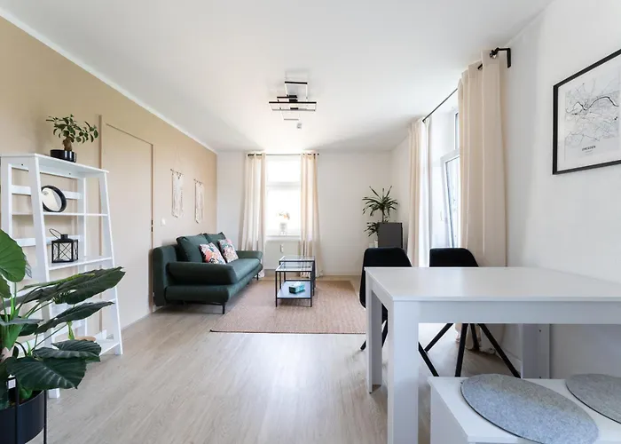 Mit Parkplatz & Balkon Nahe Elbe Drezda