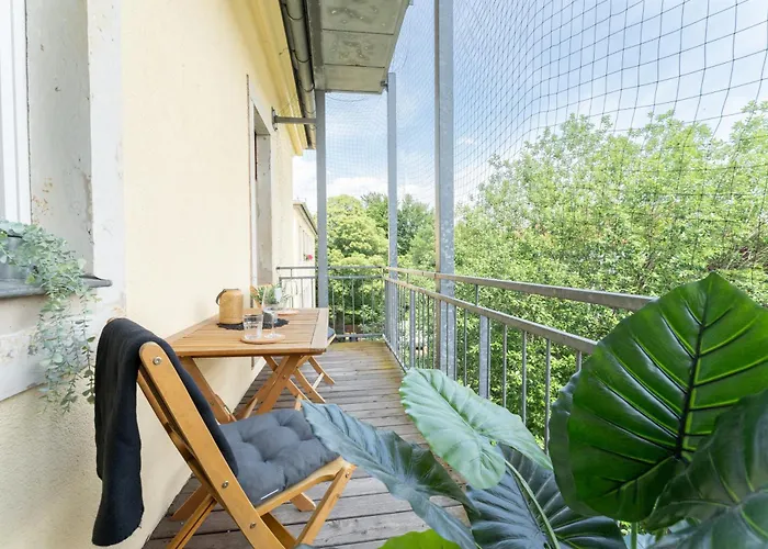 Mit Parkplatz & Balkon Nahe Elbe *