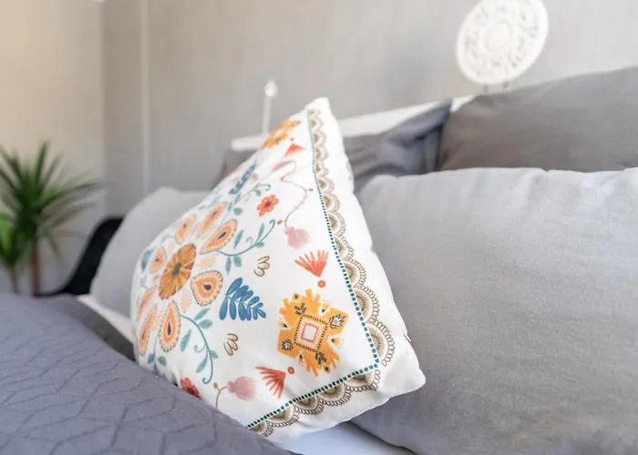 Mit Parkplatz & Balkon Nahe Elbe *